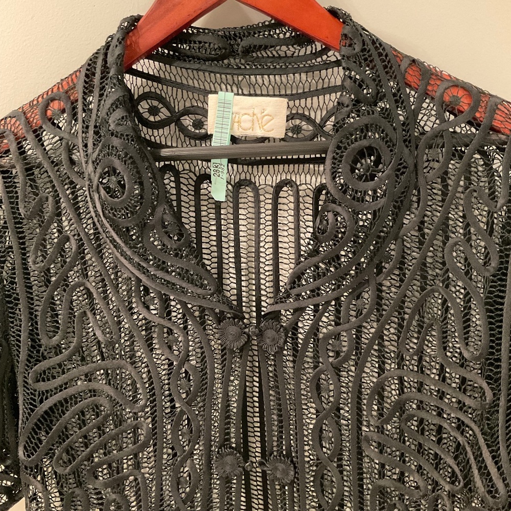 Caché Short Sleeve night blouse size M